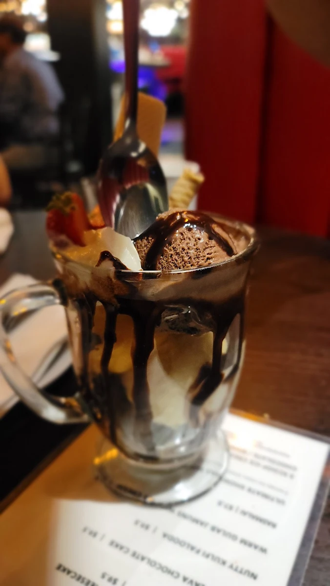 Ultimate Showshaa Sundae