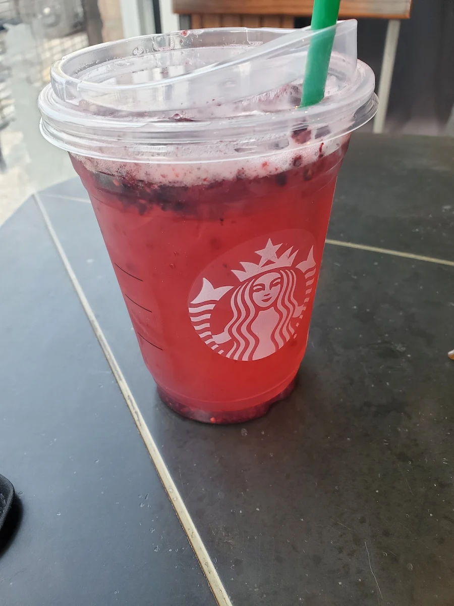 Hibiscus Tea with Lemonade