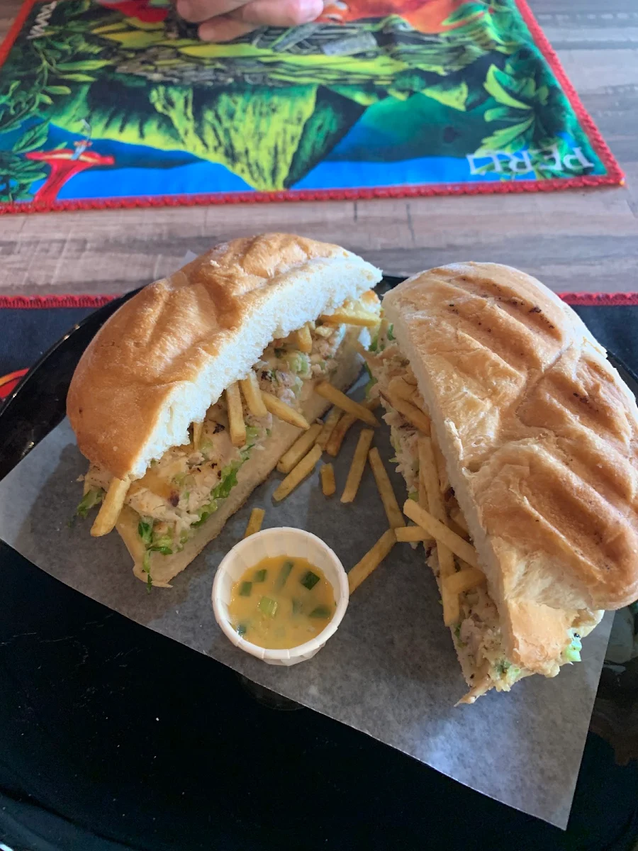 Pan Con Pollo Sandwich Au Poulet Effiloché Peruvien