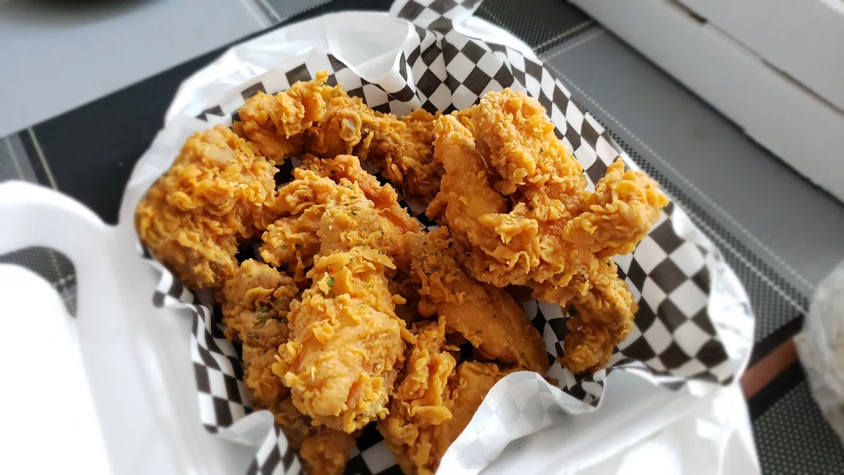 Fried Chicken Bone in with Sweet Spicy Dipping Sauce