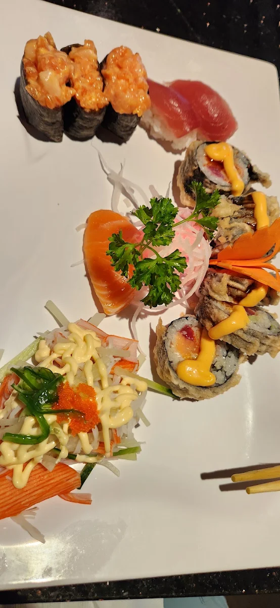 Sushie Salmon Roll