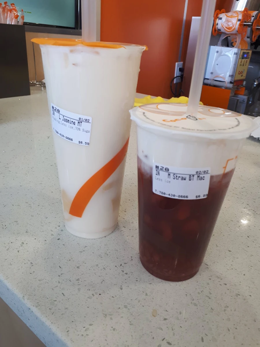 Jasmine Mike Tea with Pudding and Strawberry Milk Foam