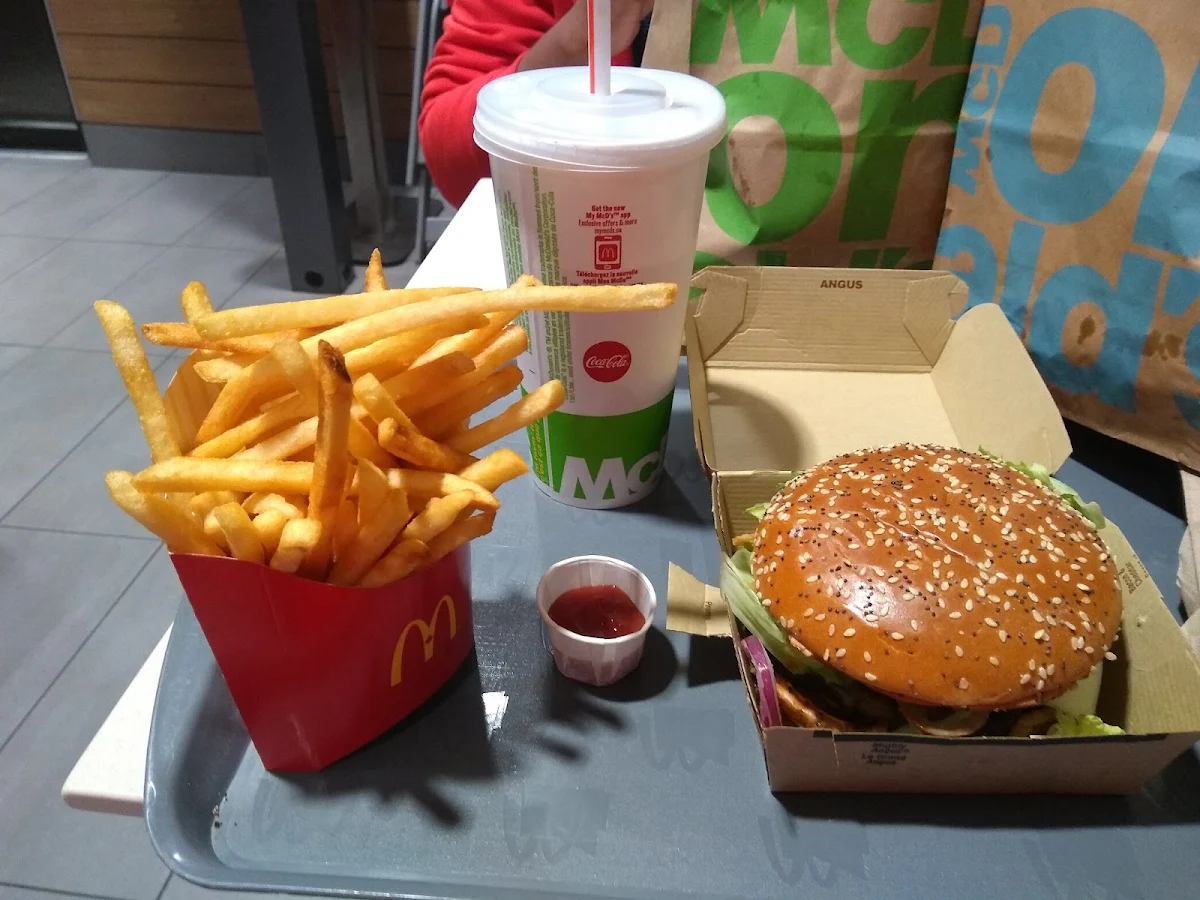 Montreal Steak Spice BBQ Angus Burger and Fries with Coke Zero