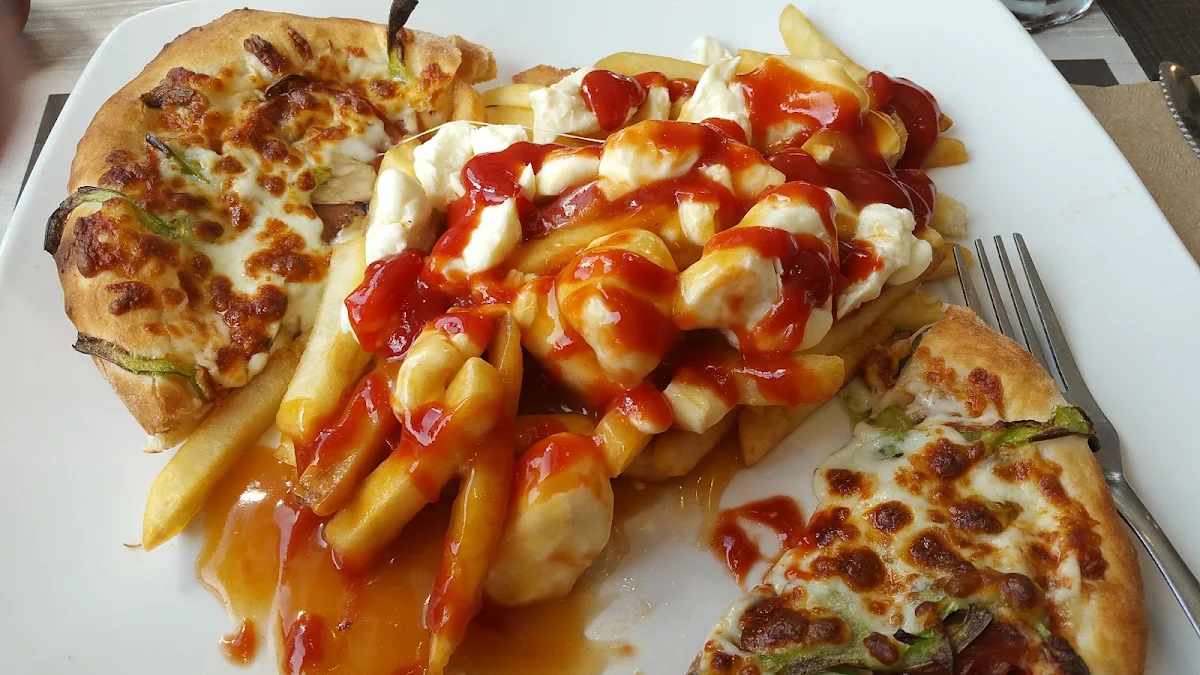 Duo Pizza Poutine Sauce BBQ