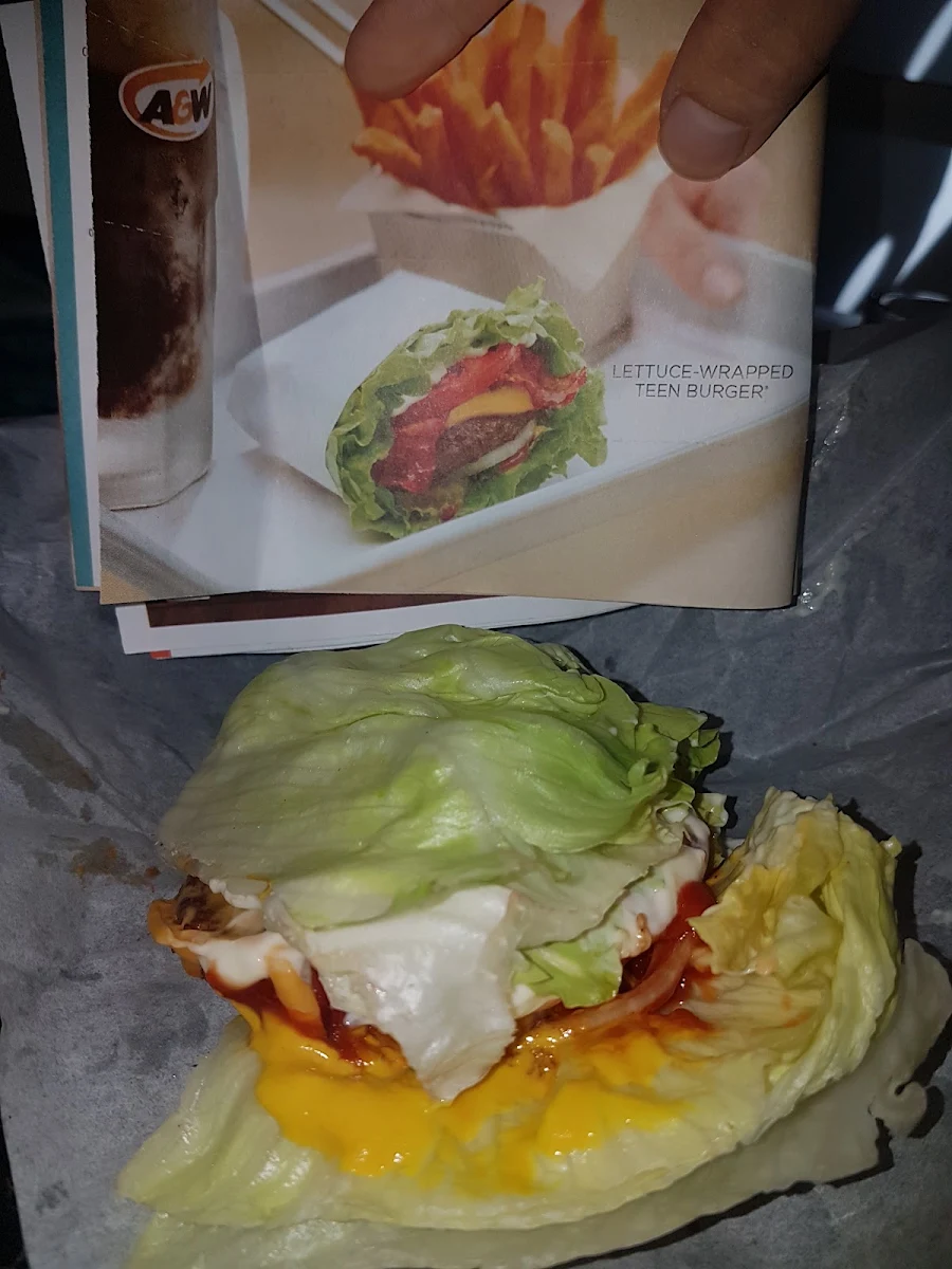 Lettuce-Wrapped Teen Burger