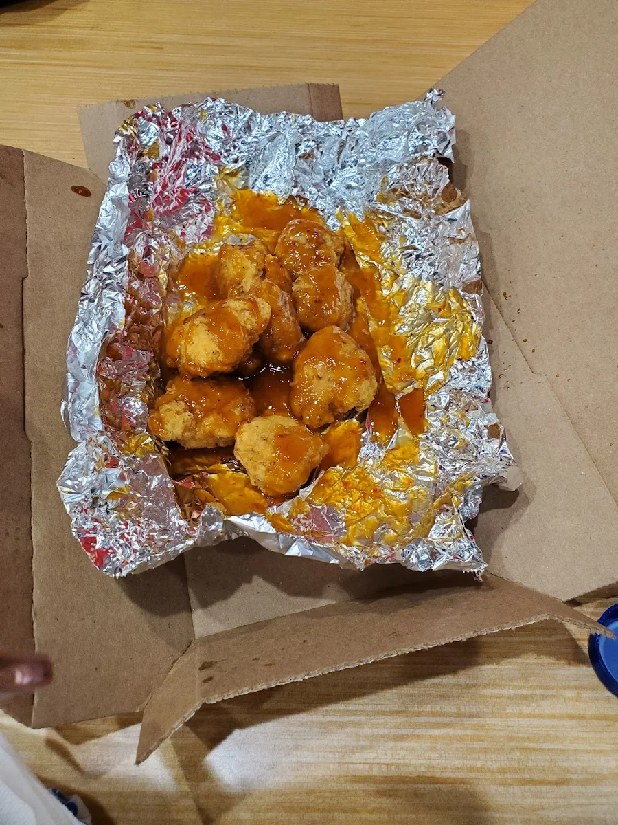 Boneless Chicken Wings with Habinaro Sauce