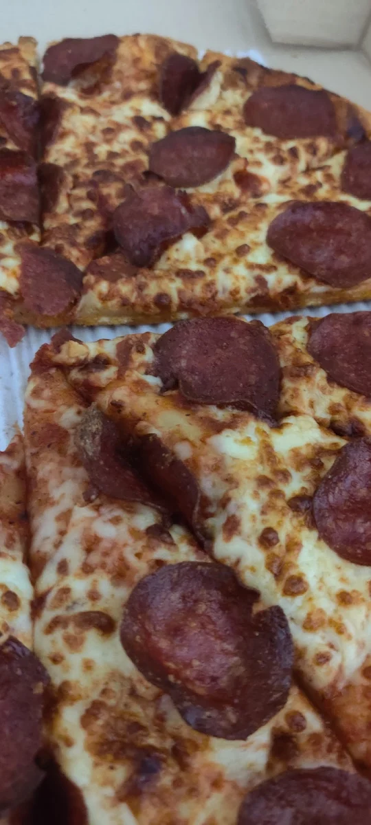 Large Pepperoni Pizza