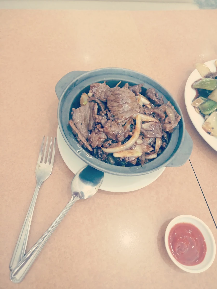 Beef with Ginger and Green Onion Hot Pot