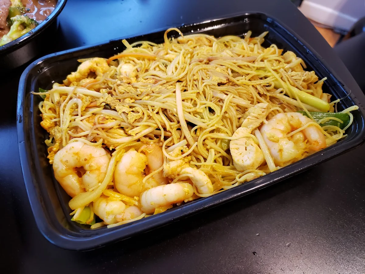 Singapore Noodles with Chicken and Shrimp