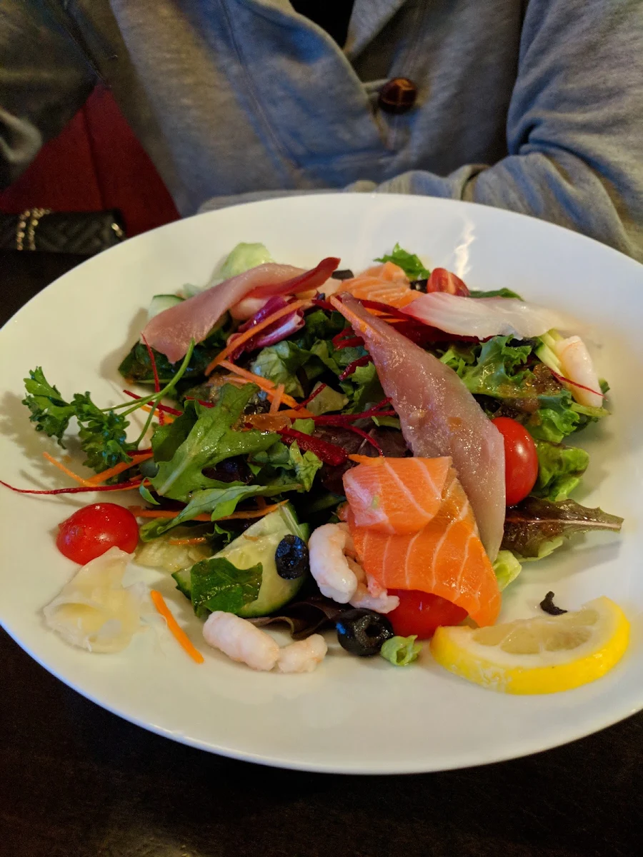 Sashimi Salad