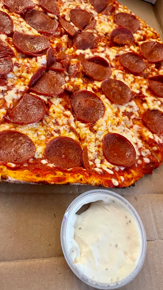 Large Pepperoni Pizza