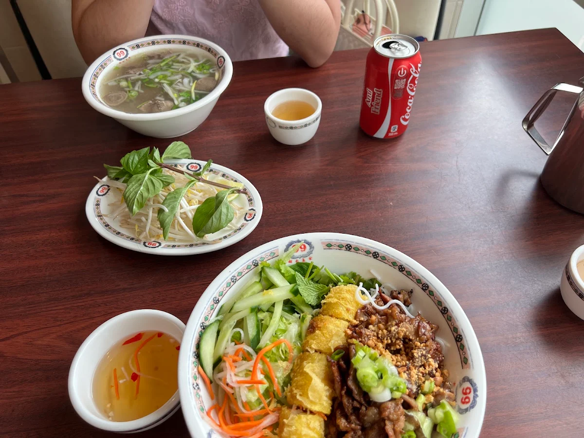 Bún Bò Chiên Dòn