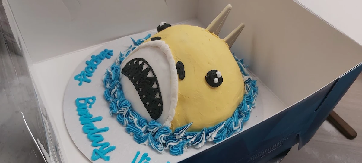 Baby Shark Cake