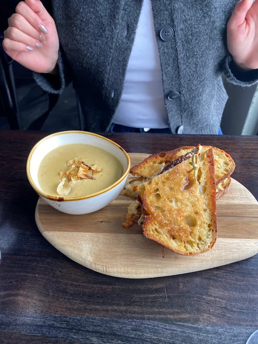 Grilled Cheese & Soupe