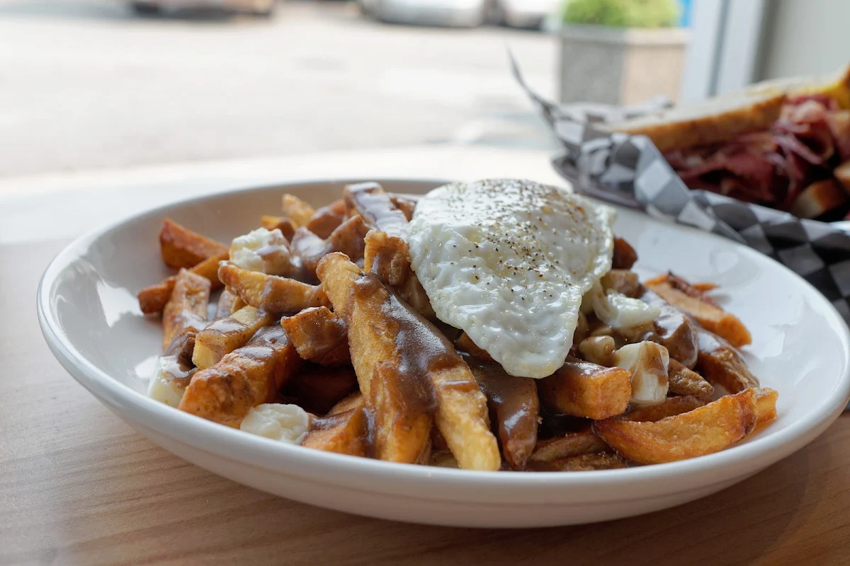 Breakfast Poutine