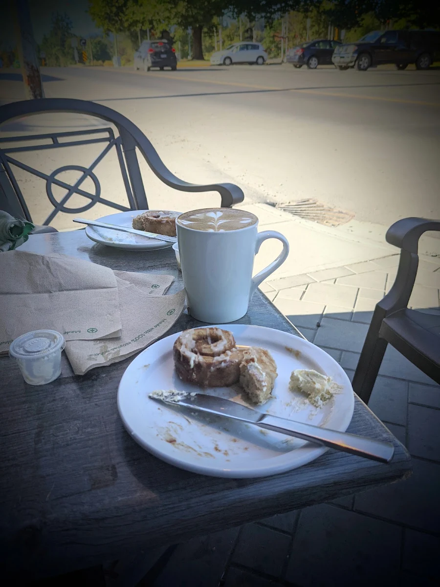 Cinni Bun and a Latte