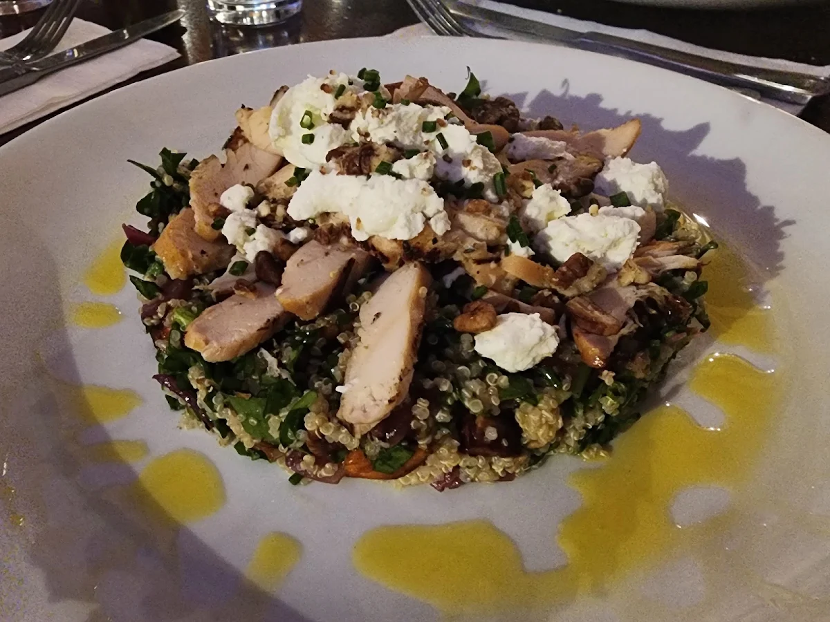 Salade de Quinoa Quinoa & Grilled Chicken Salad