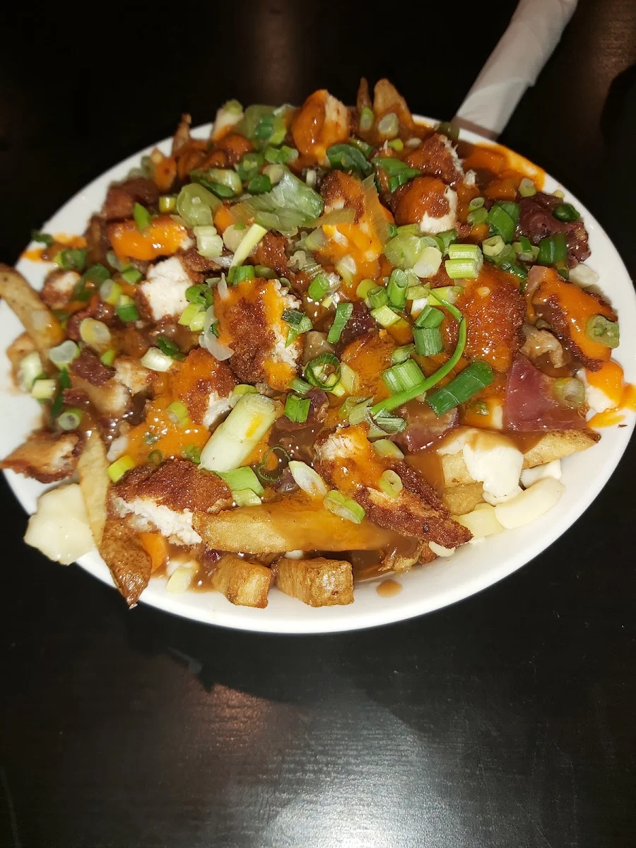 Buffalo Chicken Poutine