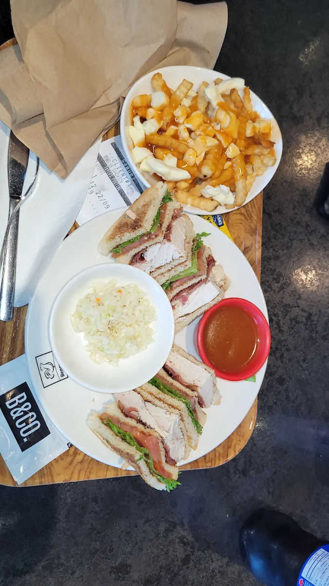 Club Sandwich Avec Poutine