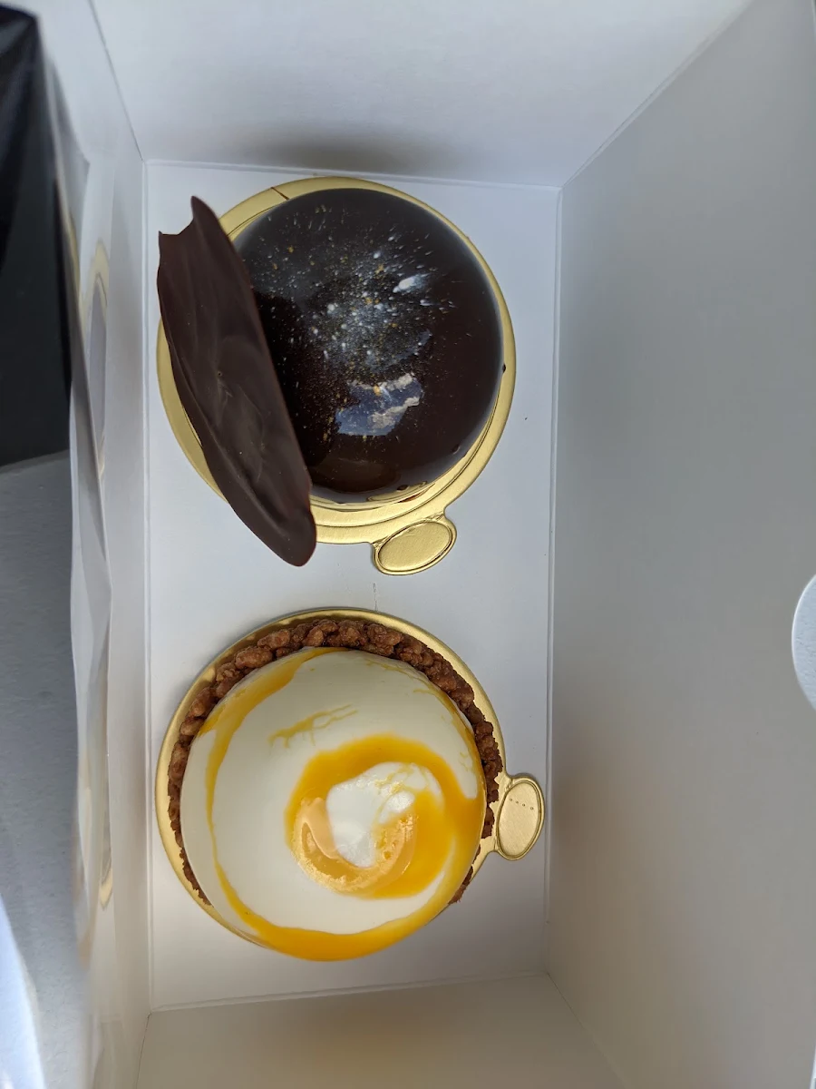 St Clair Cake & Passion Fruit Cheesecake