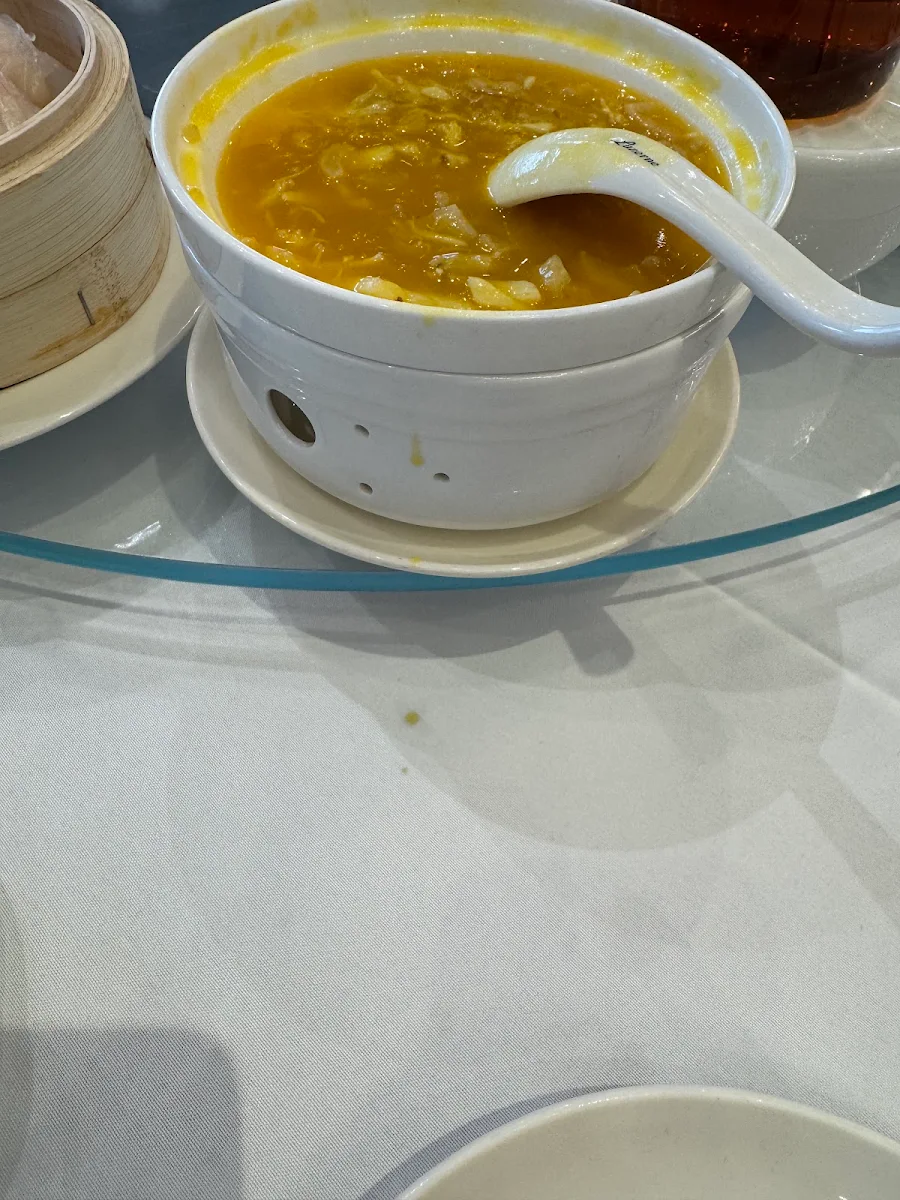 Supreme Shark Fin Dumpling in Soup