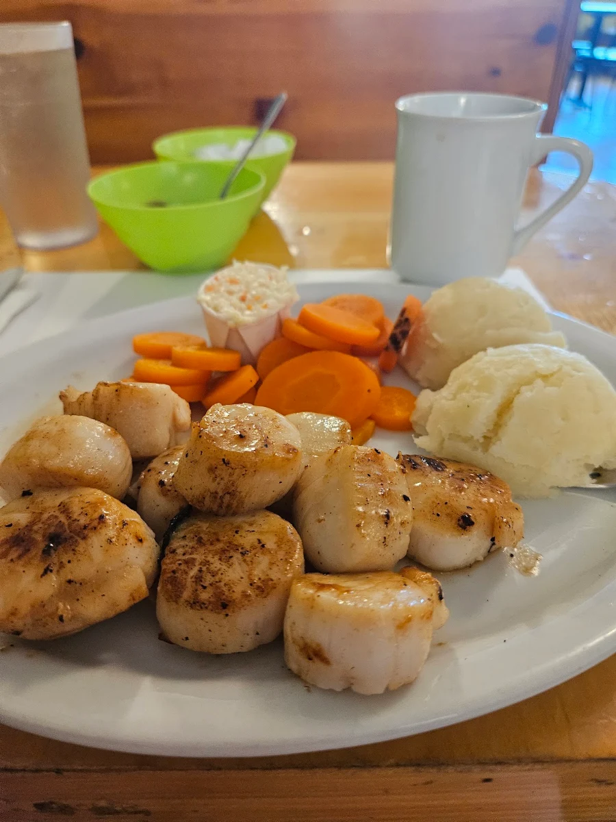 Scallops with Carrots and Mash Potatoes