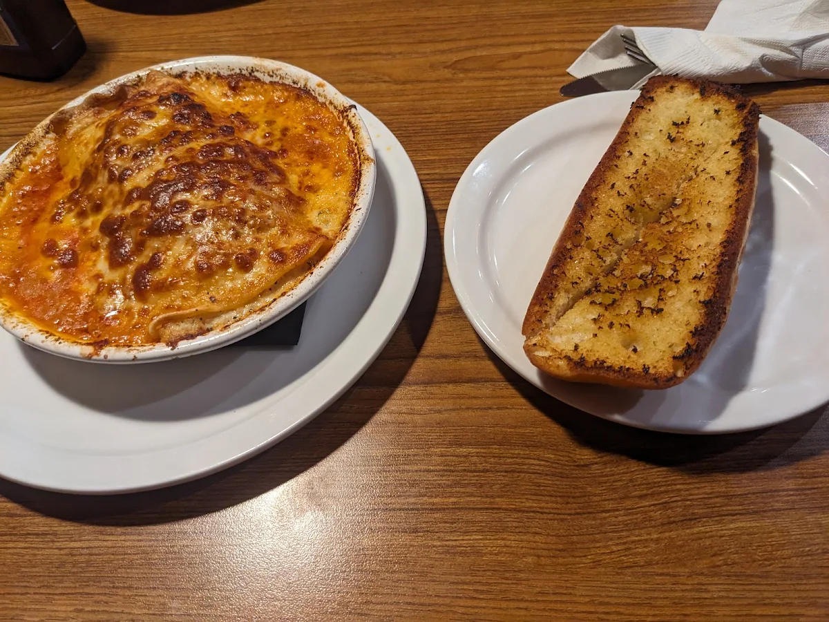 Lasagna and Garlic Bread