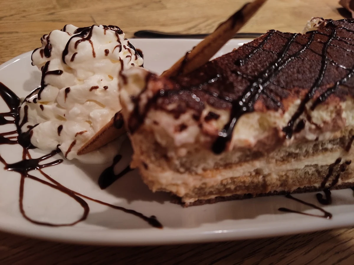 Tiramisu Cake