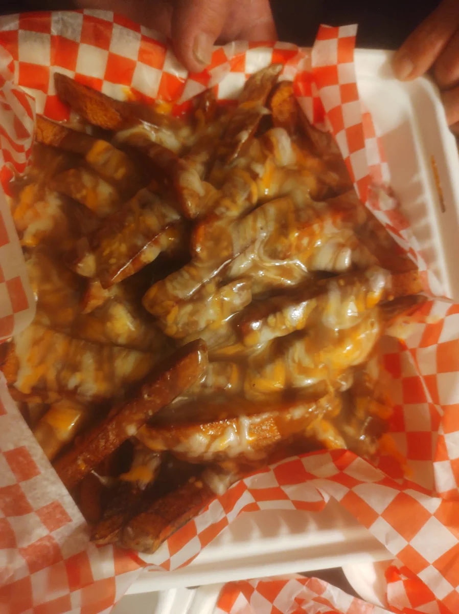 Poutine, Sharky's Bar & Grill
