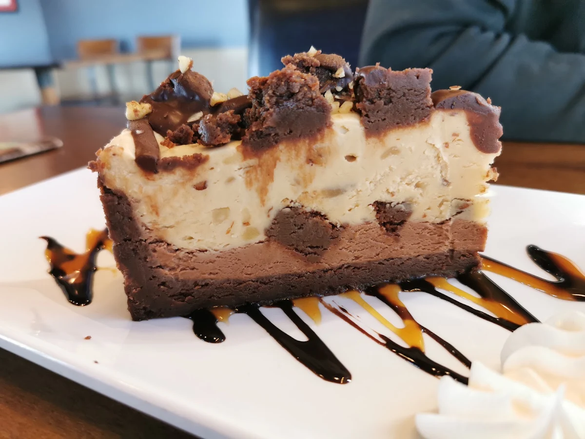 Chocolate Peanut Butter Brownie Cheese Cake
