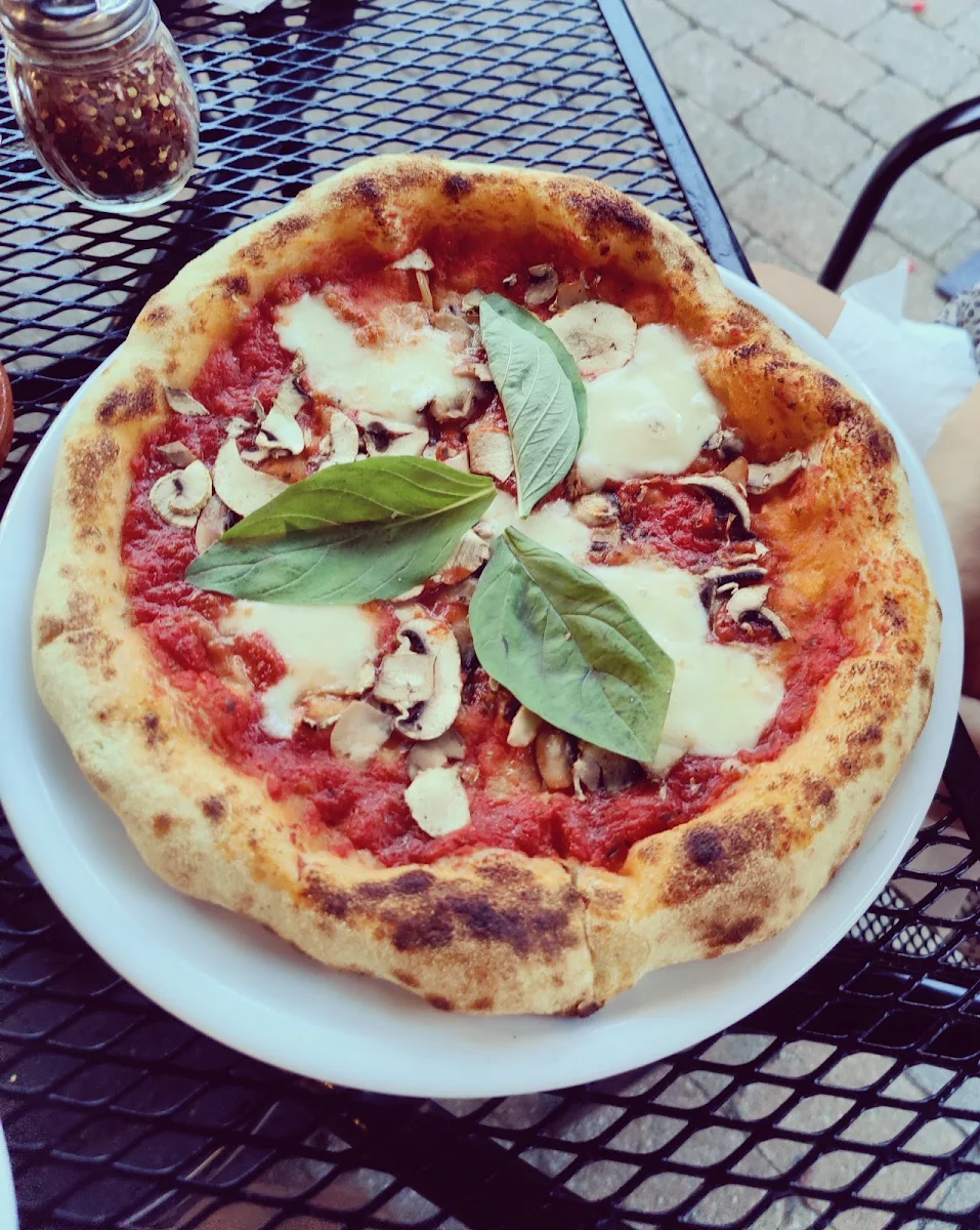 Fior Di Latte Pizza