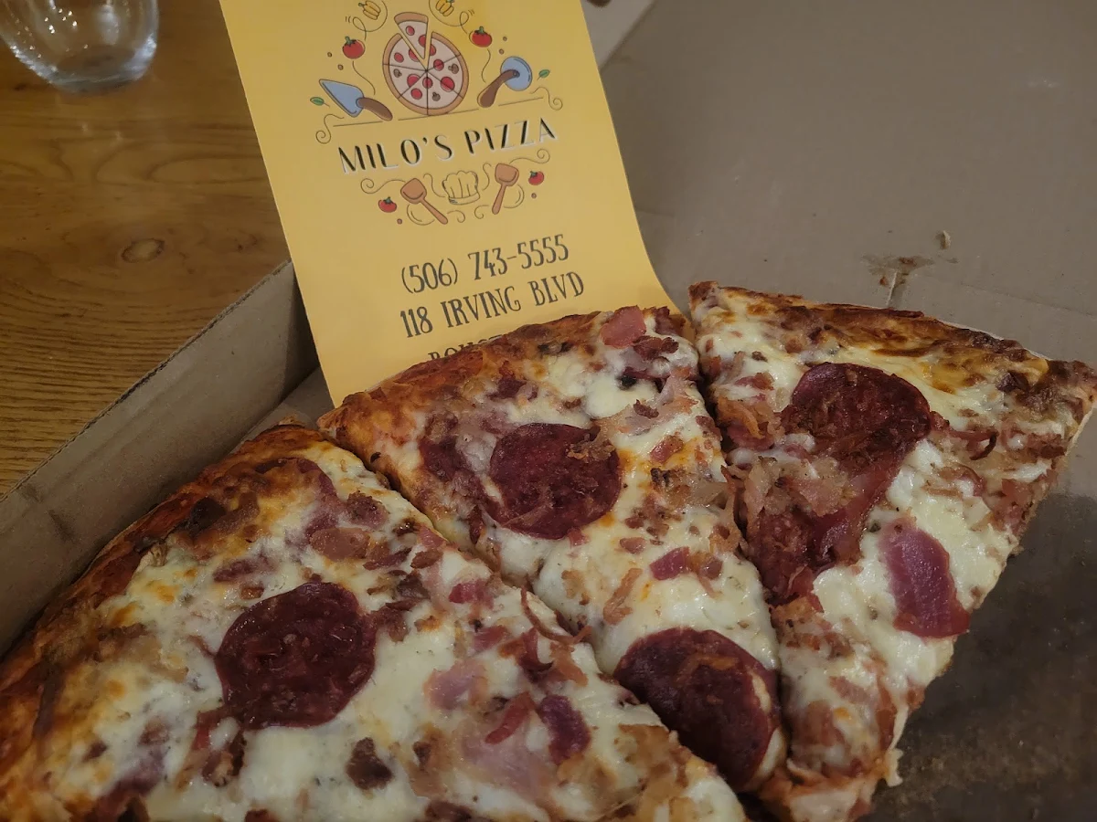 Large Pizza Pepperoni Bacon Mushrooms