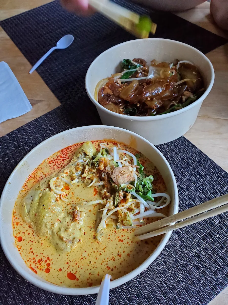 Khao Soi Chicken Curry Noodle