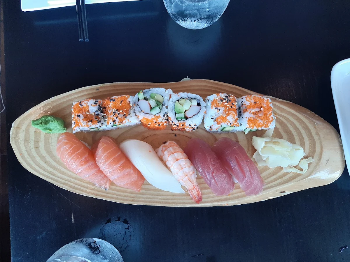 Sushi Sampler