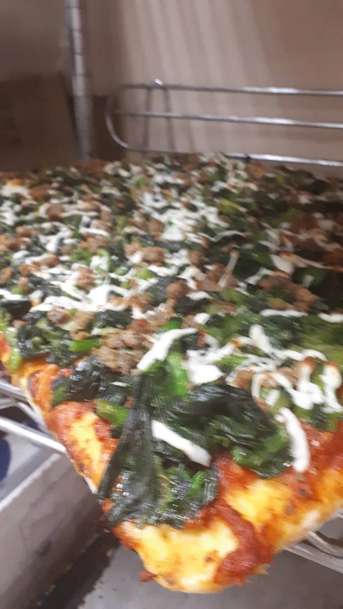 Rapini Salsiccia Pizza
