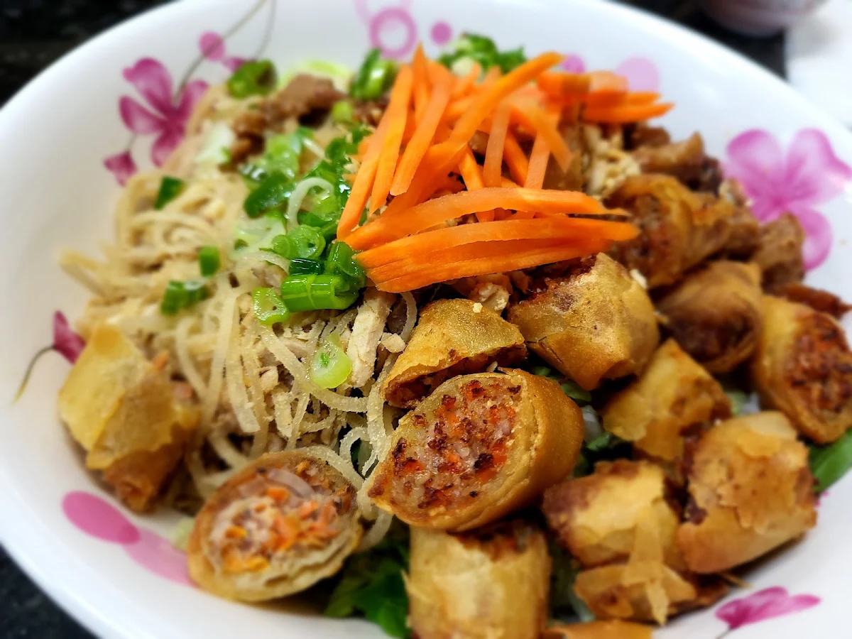 Vermicelli with Pork Spring Rolls and Pork Skin