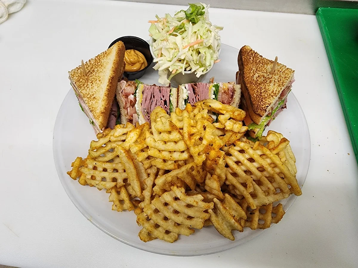 Smoked Meat Club Sandwich