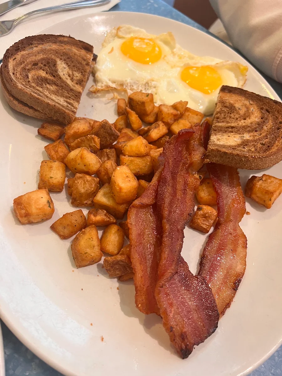 Sunny Side with Bacon and Rye Bread