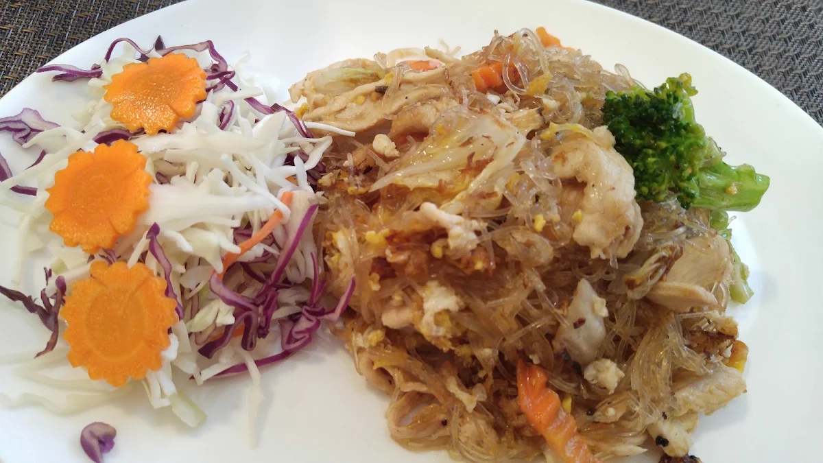 Glass Noodles with Chicken and Veg