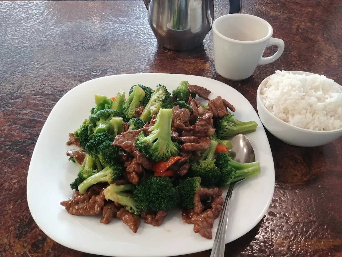 Beef with Broccoli and White Rice