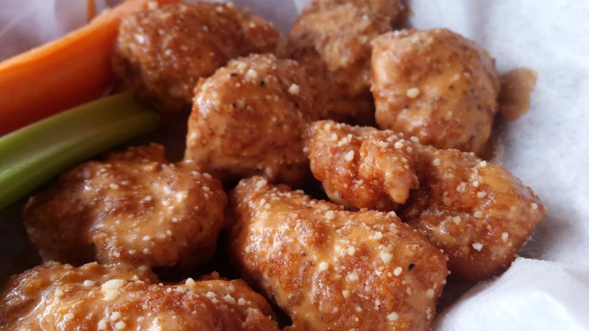 Boneless Wings and Fries