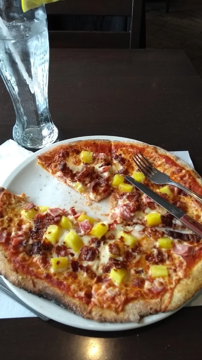 Luzerne Hawaiian Pizza with Extra Bacon