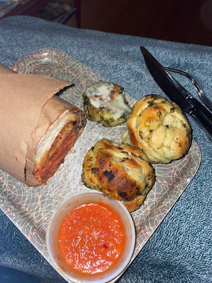 Garlic Cheese Knots