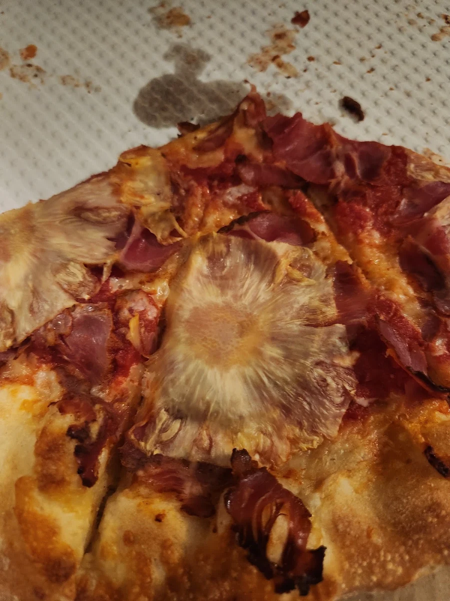 Spicy Hawaiian Pizza
