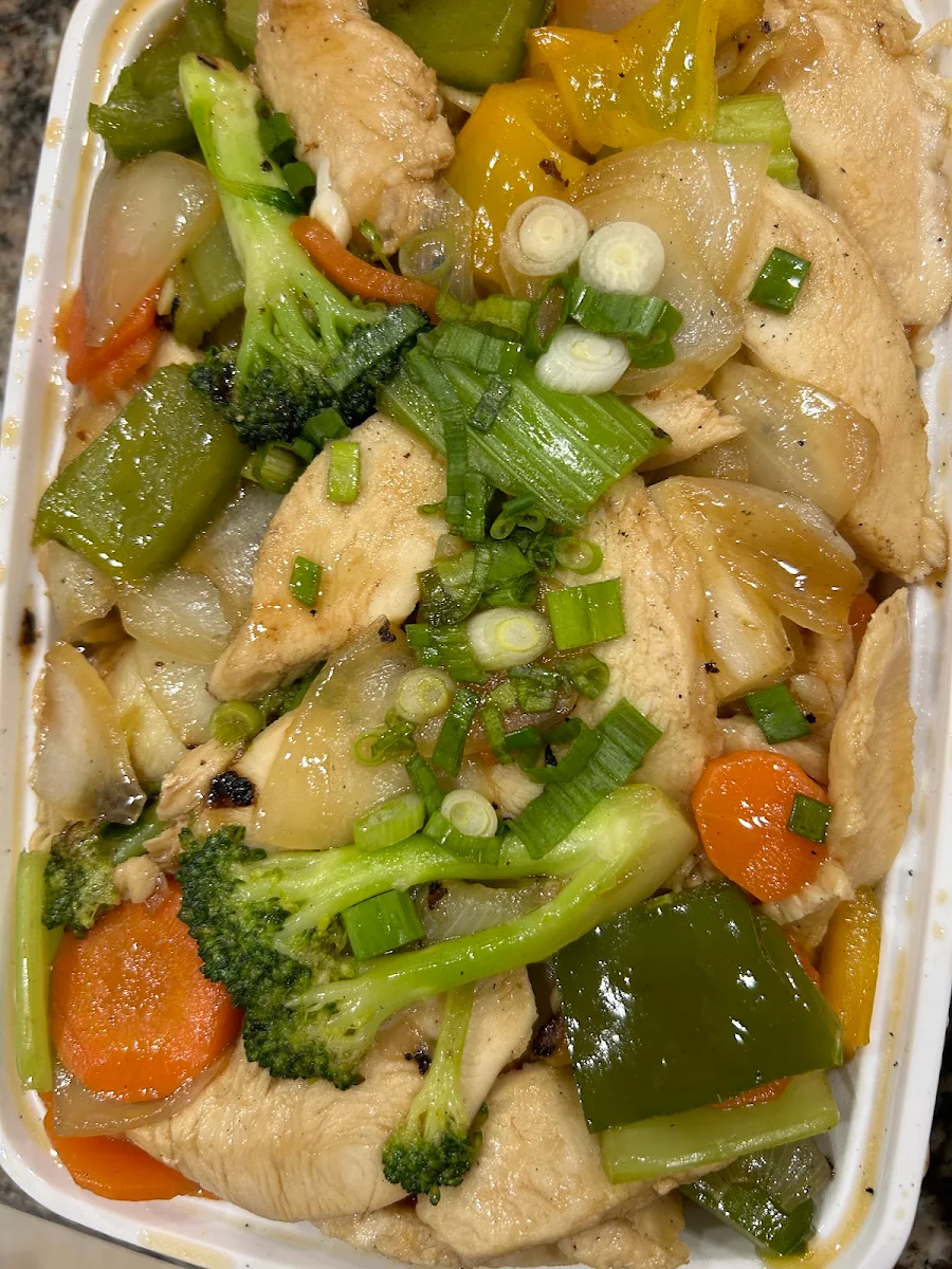 Chicken Cantonese Chow Mein