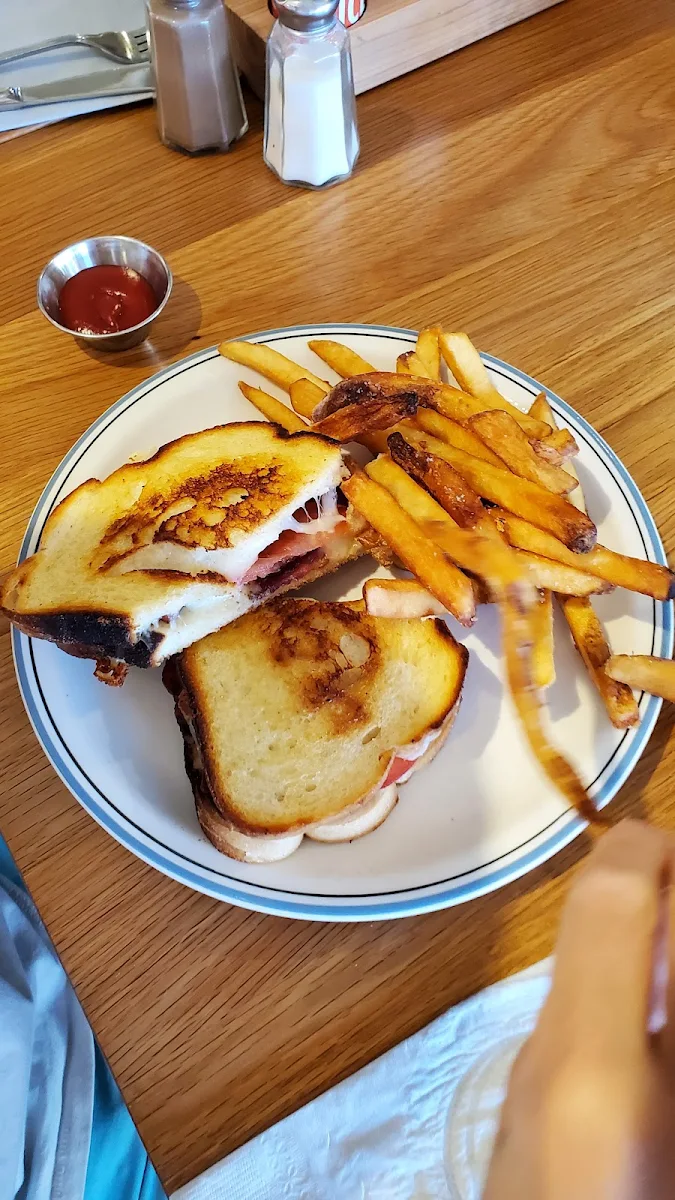 Kids Grilled Cheese with Fries