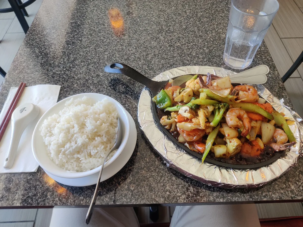Sizzling Mixed Seafood with Vegetables