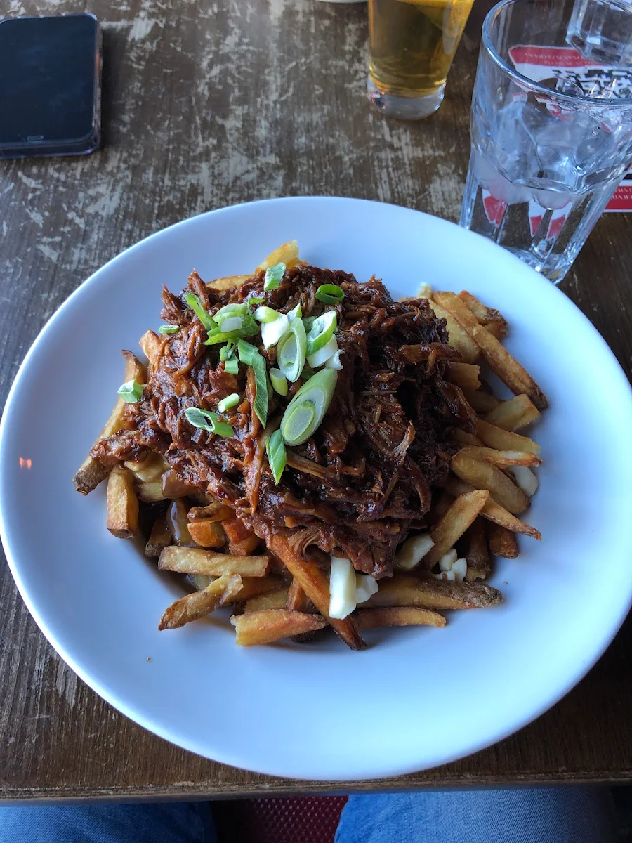 Poutine with Pulled Pork