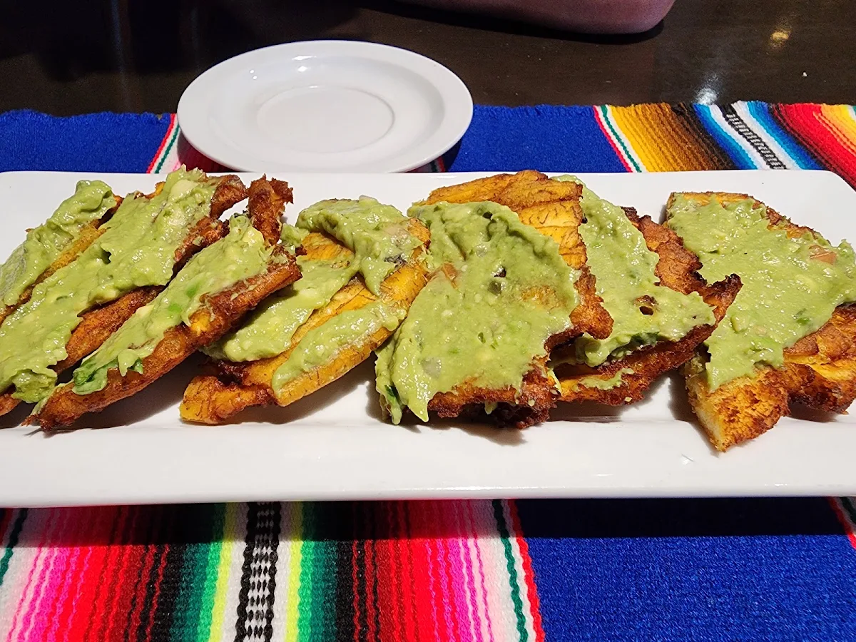 Patacone Con Guacamole