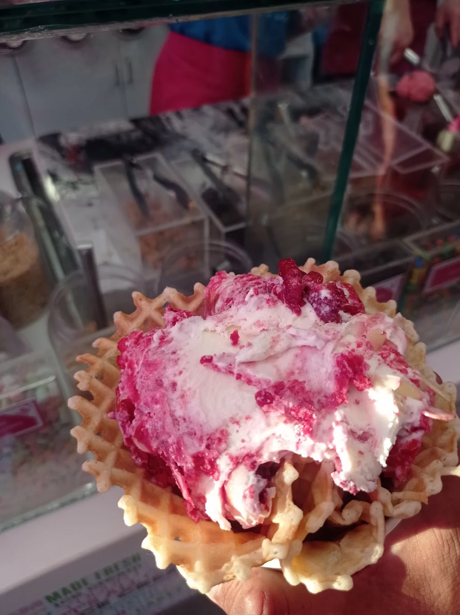 Raspberry White Chocolate Caramel Bowl